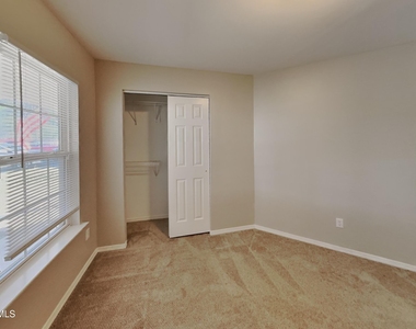 3009 Softwind Drive - Photo Thumbnail 11