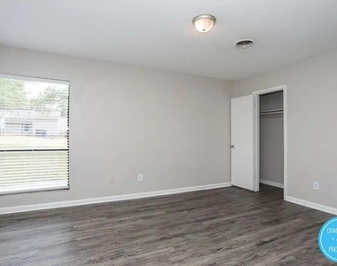 120 Rectory Street - Photo Thumbnail 12