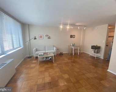 2030 F Street Nw - Photo Thumbnail 3