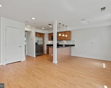 1524 Independence Avenue Se - Photo Thumbnail 6