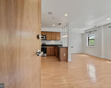 1524 Independence Avenue Se - Photo Thumbnail 4
