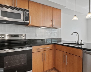 1524 Independence Avenue Se - Photo Thumbnail 14