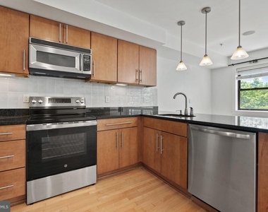 1524 Independence Avenue Se - Photo Thumbnail 12