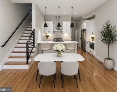 1420 Staples Street Ne - Photo Thumbnail 3