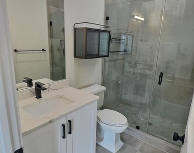 1420 Staples Street Ne - Photo Thumbnail 18