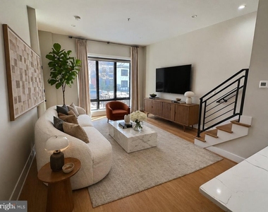 1420 Staples Street Ne - Photo Thumbnail 4