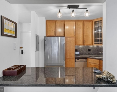 1260 21st Street Nw - Photo Thumbnail 10