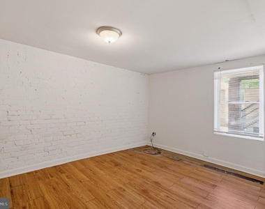 1616 Good Hope Road Se - Photo Thumbnail 8