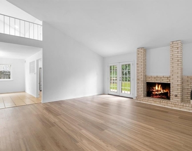 1401 Meadowmear Dr - Photo Thumbnail 7