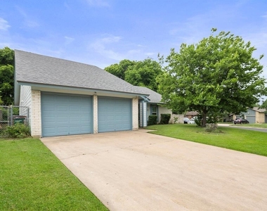 1401 Meadowmear Dr - Photo Thumbnail 26
