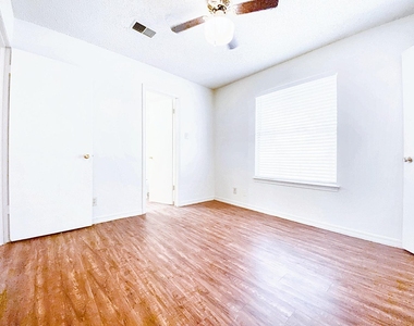 106 Hughson Ct - Photo Thumbnail 18