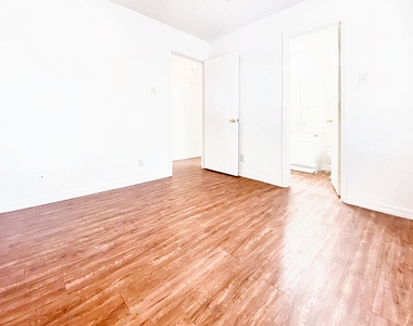 106 Hughson Ct - Photo Thumbnail 5