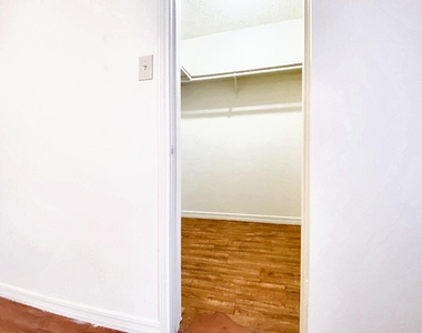 106 Hughson Ct - Photo Thumbnail 15