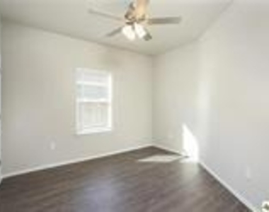 3428 Scott Cir - Photo Thumbnail 9