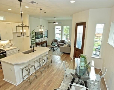 10202 Cienega Cv - Photo Thumbnail 4