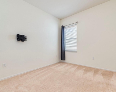 10202 Cienega Cv - Photo Thumbnail 15