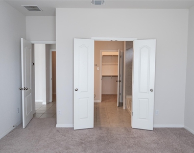 1419 Sideoats Ln - Photo Thumbnail 6