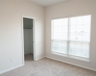 1419 Sideoats Ln - Photo Thumbnail 9
