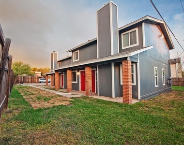 8401 Colony Loop Dr - Photo Thumbnail 16