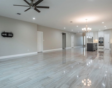 2718 Leslie Ln - Photo Thumbnail 11