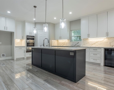 2718 Leslie Ln - Photo Thumbnail 4