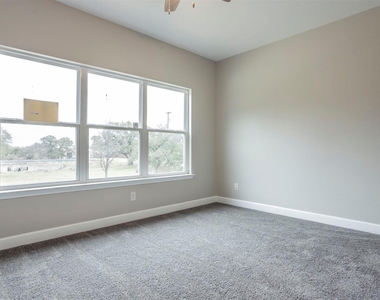 2718 Leslie Ln - Photo Thumbnail 18