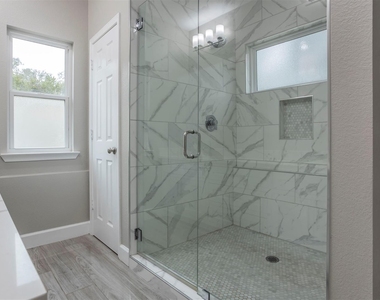 2718 Leslie Ln - Photo Thumbnail 17