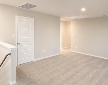 2156 Griffith Dr - Photo Thumbnail 6