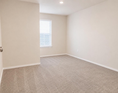 2156 Griffith Dr - Photo Thumbnail 8