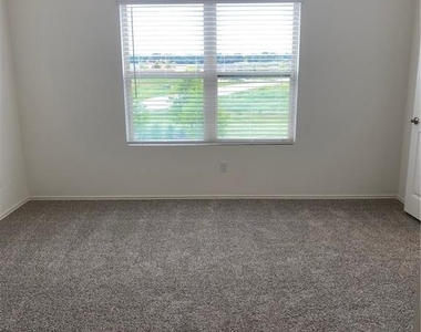 162 Andross Ln - Photo Thumbnail 5