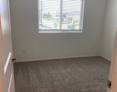 162 Andross Ln - Photo Thumbnail 10
