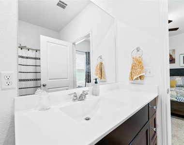 6009 Jagger Ave - Photo Thumbnail 15