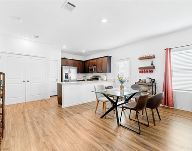 6009 Jagger Ave - Photo Thumbnail 7