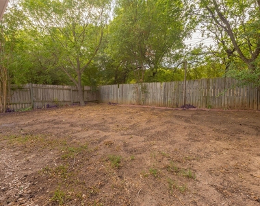 8506 Bisbee Ct - Photo Thumbnail 18