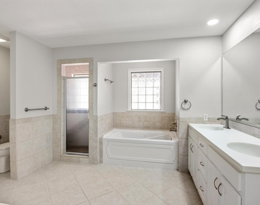 1100 Chapparal Dr - Photo Thumbnail 9