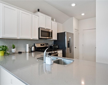 21317 Wilmiller Ln - Photo Thumbnail 5