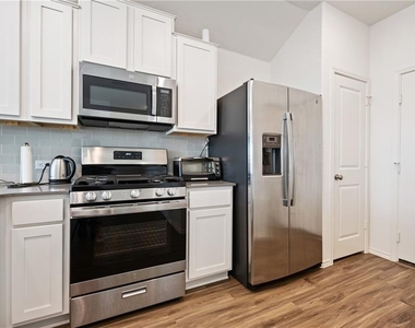21317 Wilmiller Ln - Photo Thumbnail 4