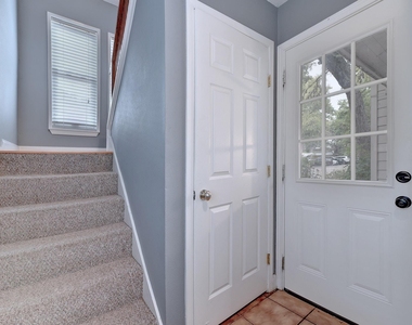 31 Marina Cir - Photo Thumbnail 3