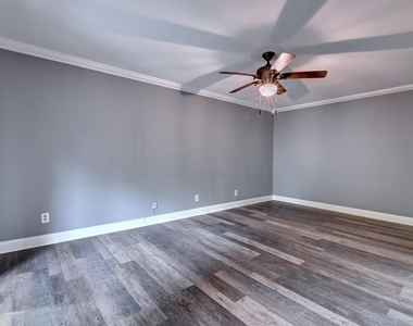 31 Marina Cir - Photo Thumbnail 17