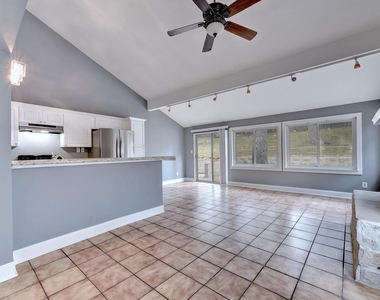 31 Marina Cir - Photo Thumbnail 4