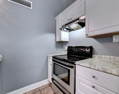 31 Marina Cir - Photo Thumbnail 12