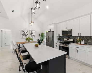 418 Bedford Dr - Photo Thumbnail 11