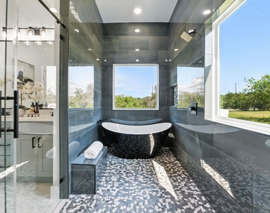 418 Bedford Dr - Photo Thumbnail 17