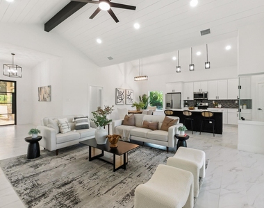 418 Bedford Dr - Photo Thumbnail 6