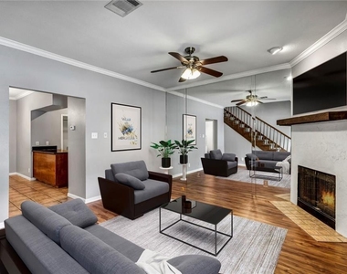1307 Kinney Ave - Photo Thumbnail 2