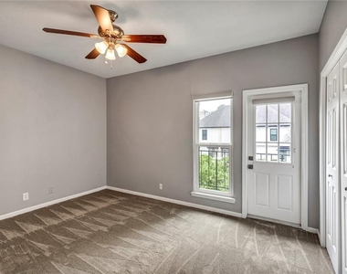 1307 Kinney Ave - Photo Thumbnail 14
