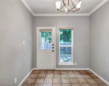 1307 Kinney Ave - Photo Thumbnail 12