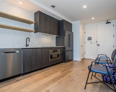 48 East Ave - Photo Thumbnail 2