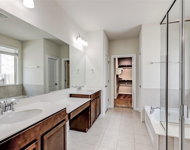 10404 Choctaw Print Way - Photo Thumbnail 18