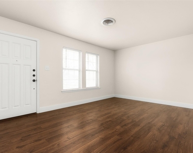 2408 Ventura Dr - Photo Thumbnail 10